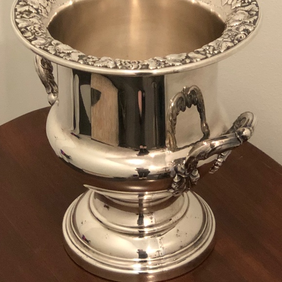 Vintage Champagne Wine Bucket Grape Vine and Leaves Repousse Silverplate - Picture 7 of 15